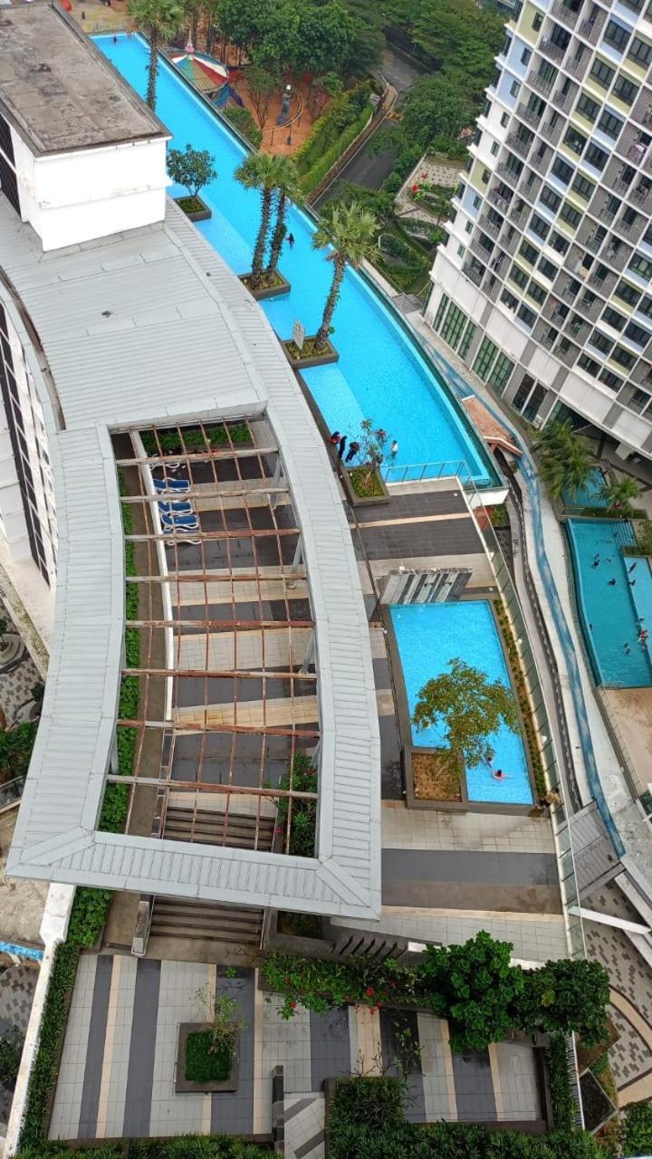 Spacious I-city 3 Beds By Nuriman Shah Alam